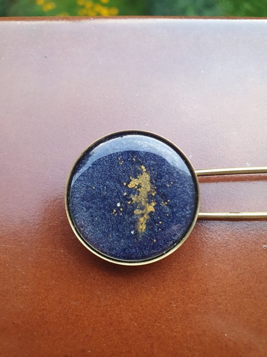 Agrafka broszka handmade galaxy spacecore + pudełeczko goth