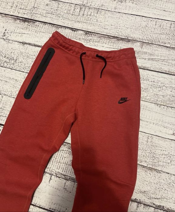 Nike Tech Fleece Red Pants