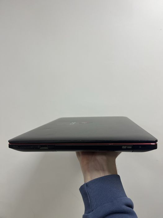 Ігровий ноутбук ASUS ROG i7 GTX SSD IPS