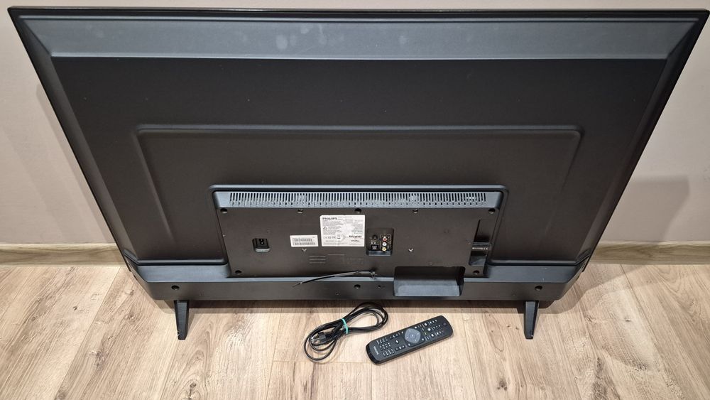 Telewizor Philips 43 FullHD, DVB-T2 HEVC  + oryginalny pilot  - opis !