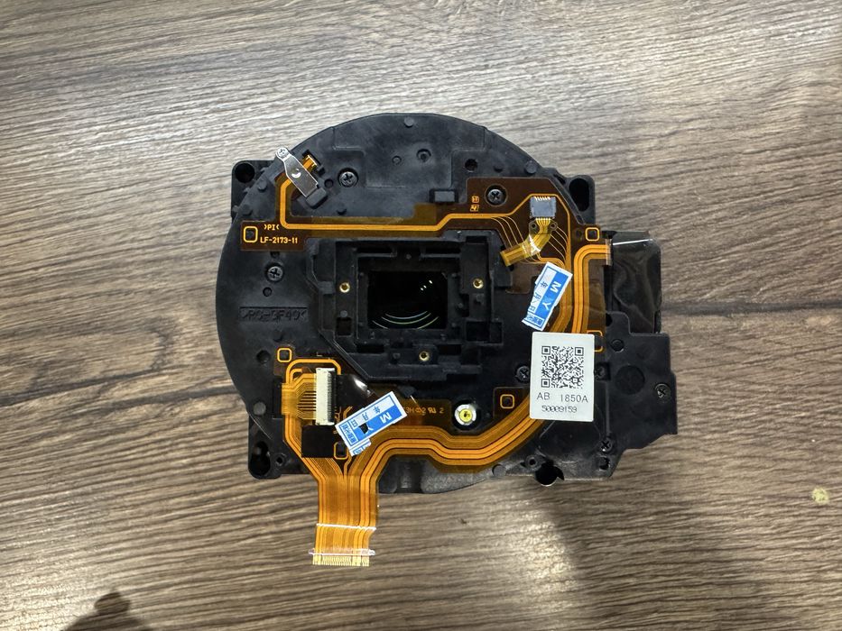 Обʼєктиви від камер Sony rx100 mark5 і Sony rx10