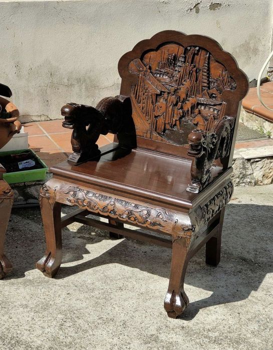 Conjunto de sofá em cânfora