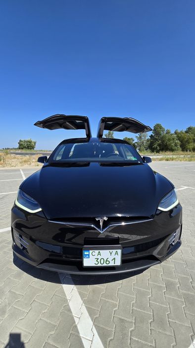 Tesla Model X 2018 VIN 5YJXCDE20JF142309 фото оголошення 2 з 17