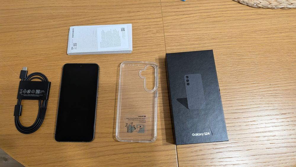 Samsung Galaxy  S24  5 G  / 8 + 256 GB dual -sim