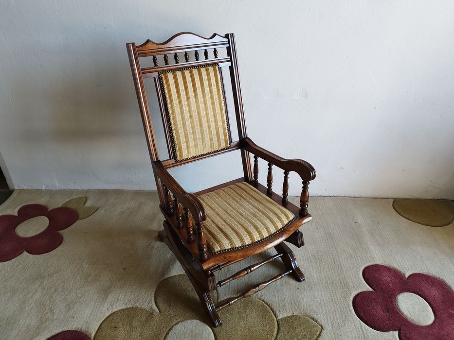 Amerykański fotel bujany Antyk początek XX wiek