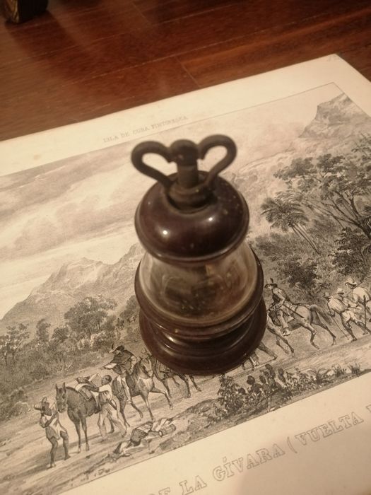 Moinho de pimenta antigo