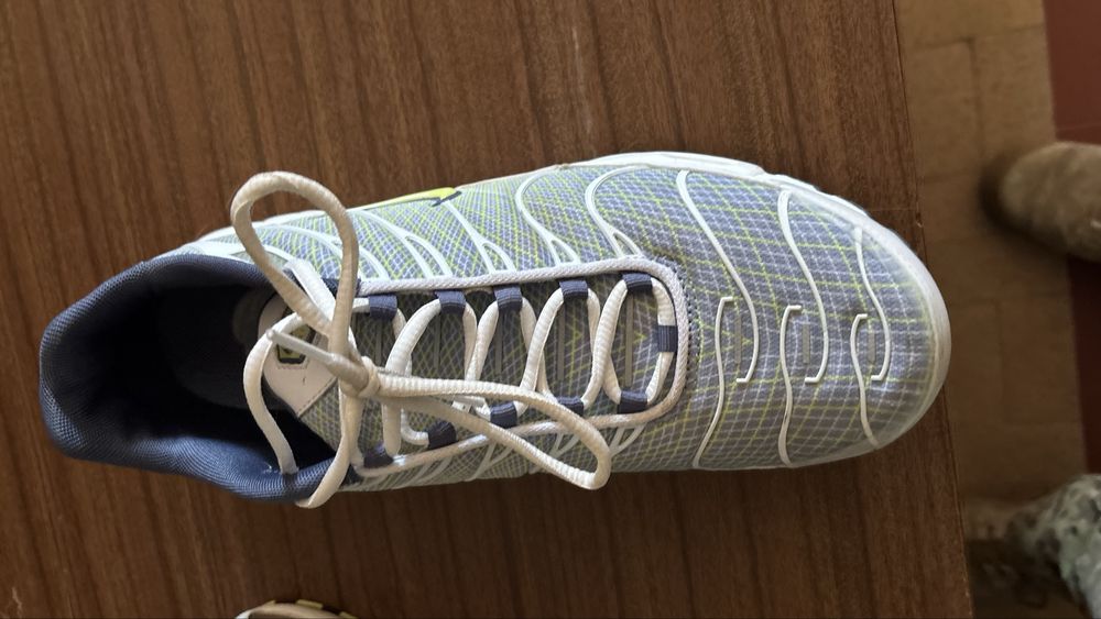 Nike tn praticamente novos