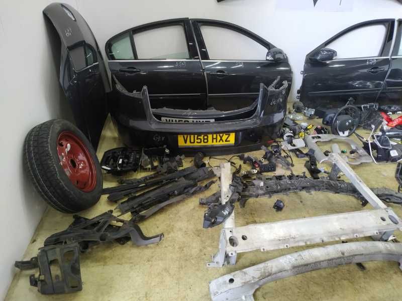 Рено Лагуна 3 2007-2015 Двері Передні задні ліві праві Дверь