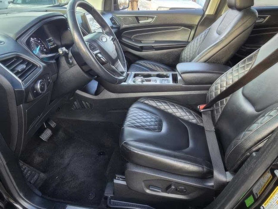 Ford Edge Titanium      2024