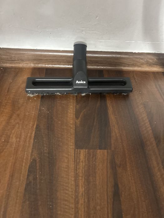 Odkurzacz Amica Akman 900W