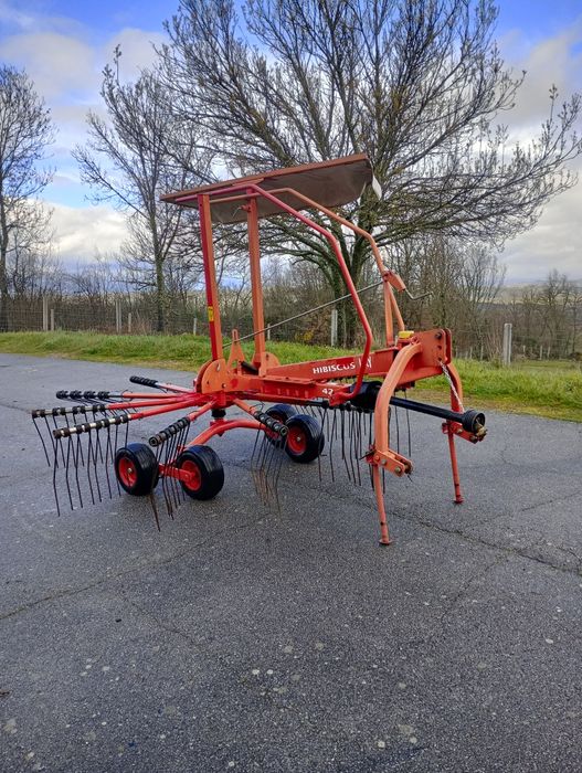 Juntador de feno Lely Welger Hibiscus 421