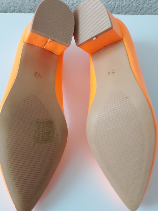 Buty damskie na słupku 39