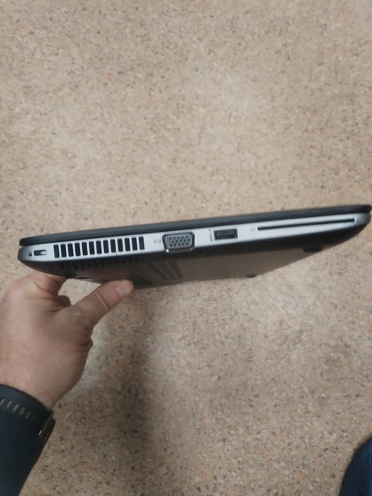 Komputer system Linux,  laptop 12,5"HP Elitebook 820