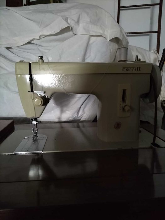 Vendo Máquina de costura Singer