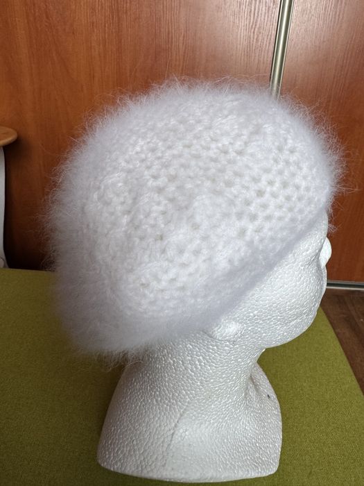 Damski beret z angory