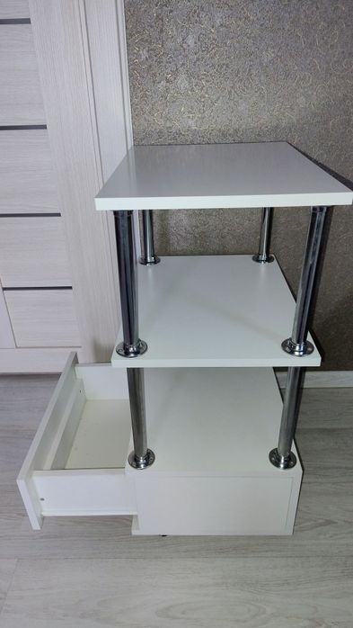 Тележка, візок, полка, столик, тумба, стеллаж, этажерка, мебель.
Тумб