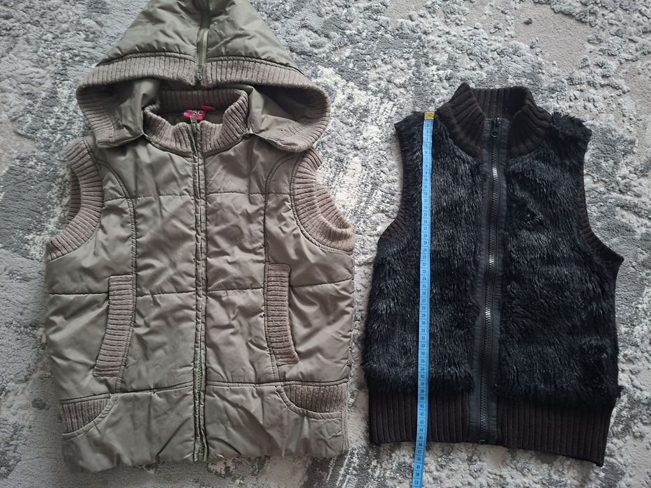 Дві безрукавки ...