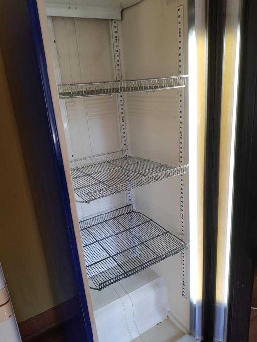 Chłodziarka witryna chłodnicza 410 litrów