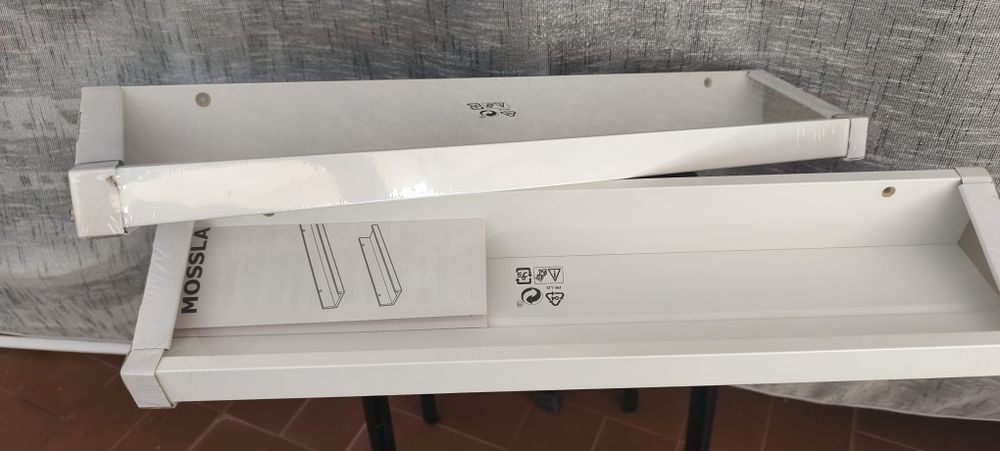 Prateleiras - Vendo Par de P. IKEA MOSSLANDA (55cm) Brancas – Novas/Seladas