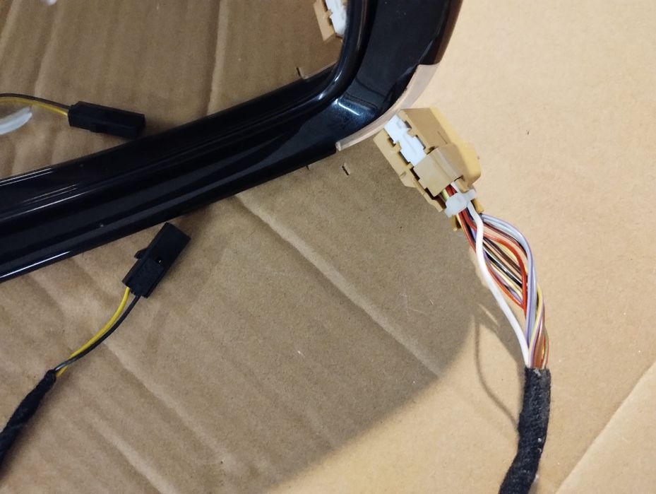 Lusterko prawe 12+2 pin  VW phaeton Lr9v EU