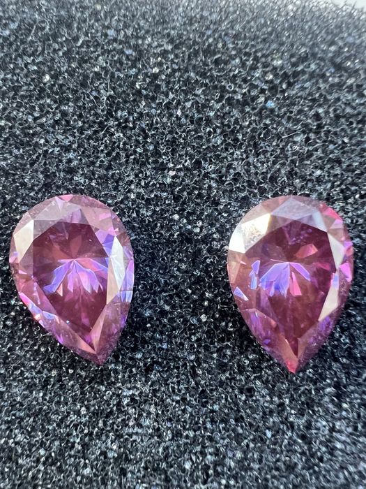 Моїсаніти 5 карат ( 2-штуки) з серт. GRA - грушевидний бріліант VVS1