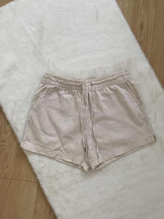 Beżowe krótkie spodenki w paseczki materiałowe S 36 H&M basic