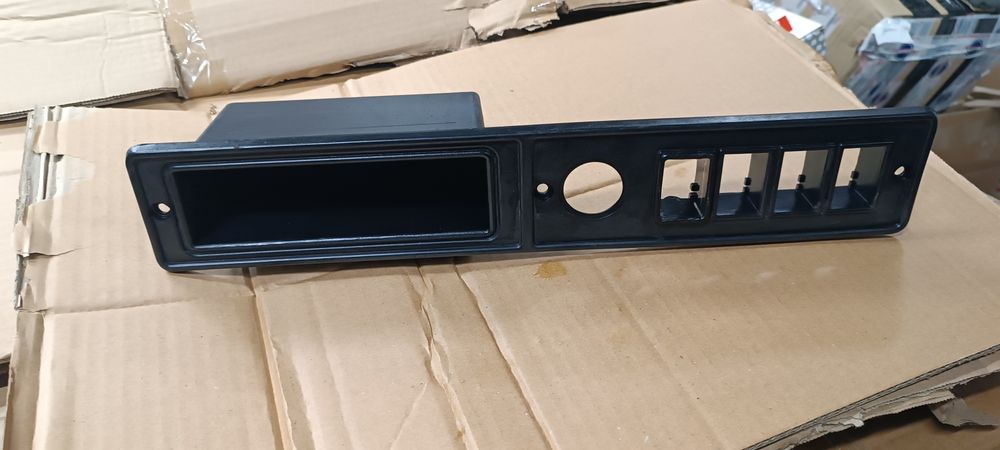 Fiat 126p panel deski rozdzielczej ST nowy oryginalny