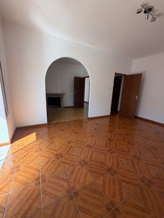Moradia geminada na EM514, Aldeia de Nacomba