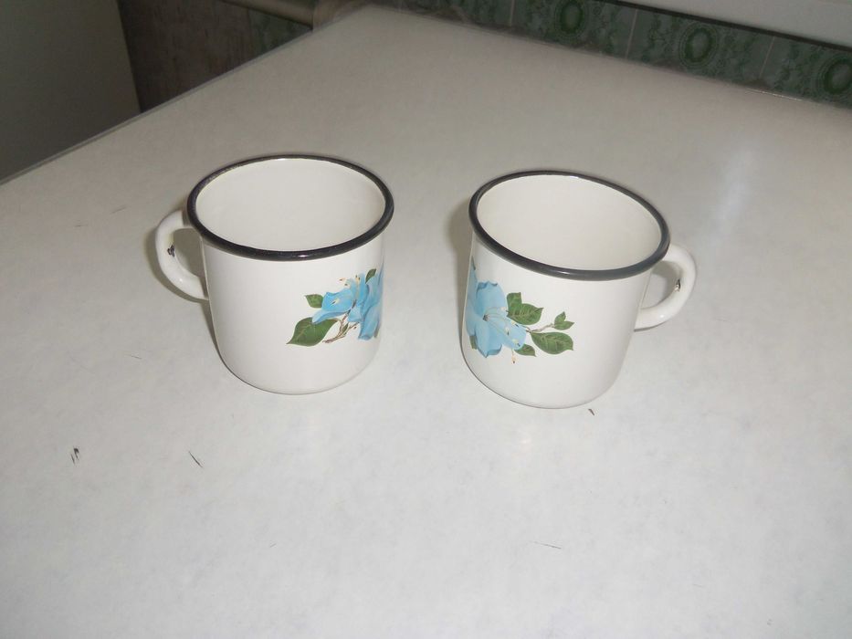 Посуда эмалированная СССР - селедочницы, кружки (новые)