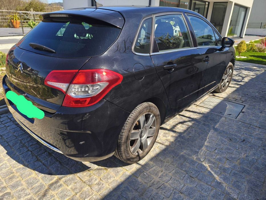 Vendo Citroen C4, gasóleo, ano 2012, com 268.000 km