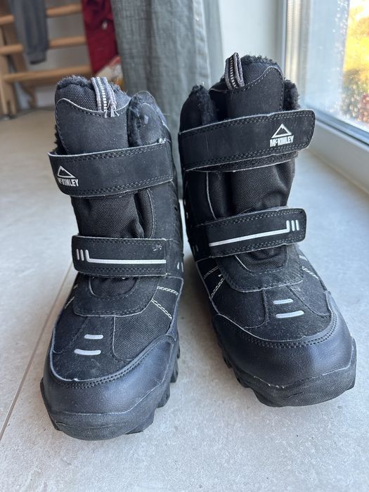 Зимове взуття на хлопчика кожані 34 і 33