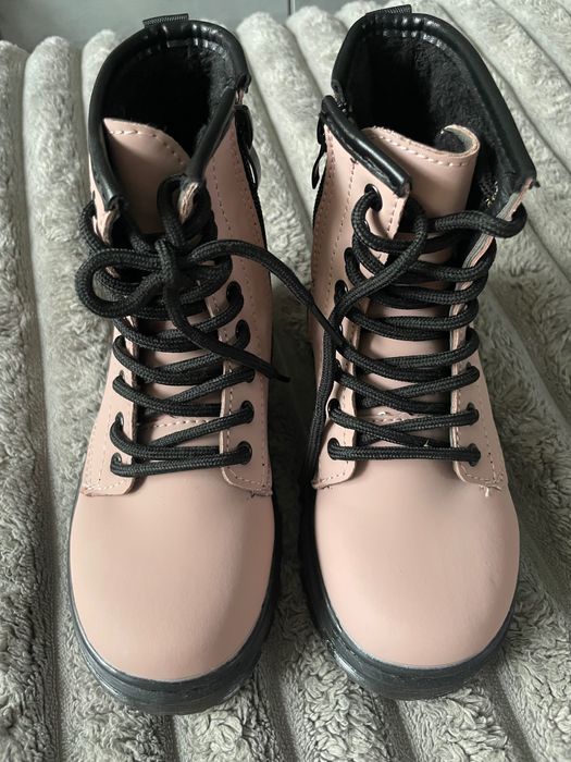 Осінні черевики для дівчинки