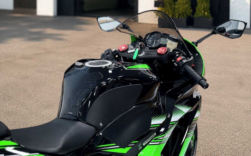 kawasaki zx4r - купить мототехнику - Цена на OLX.ua