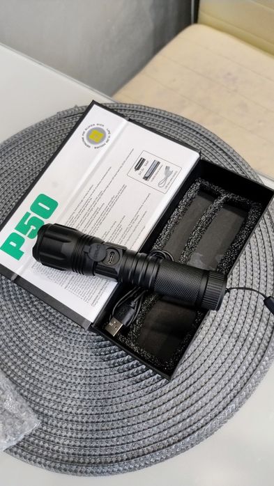 Потужний зручний ліхтар акумуляторний