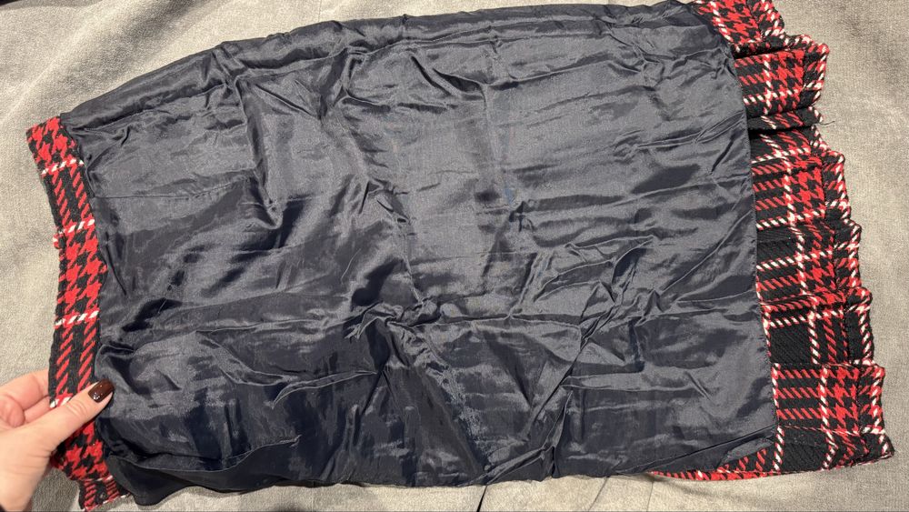 Тепла плісована міді спідниця з вовною