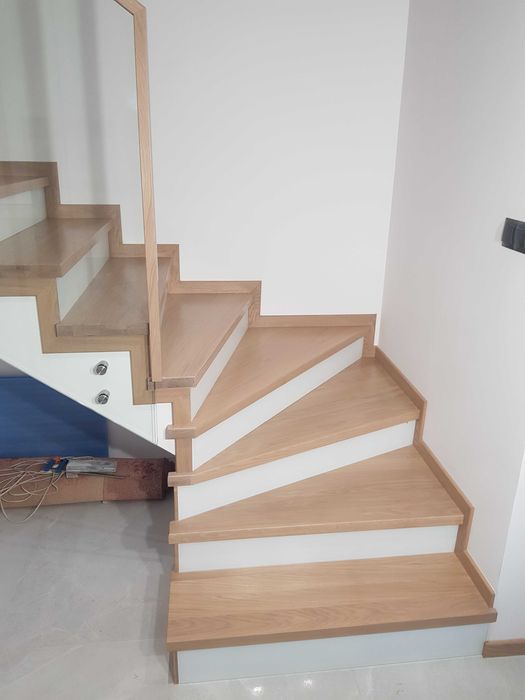 Schody drewniane , balustrady , trepy dębowe