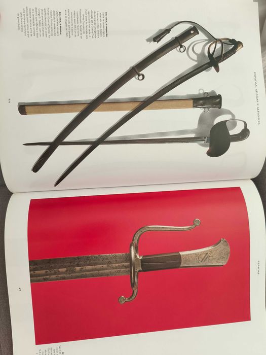Espadas, Adagas e Alfanjes