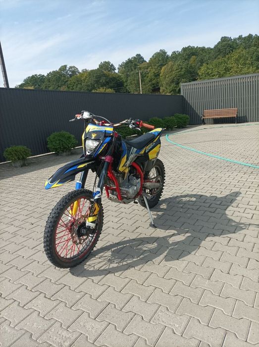 Продам мотоцикл кові адванс 300