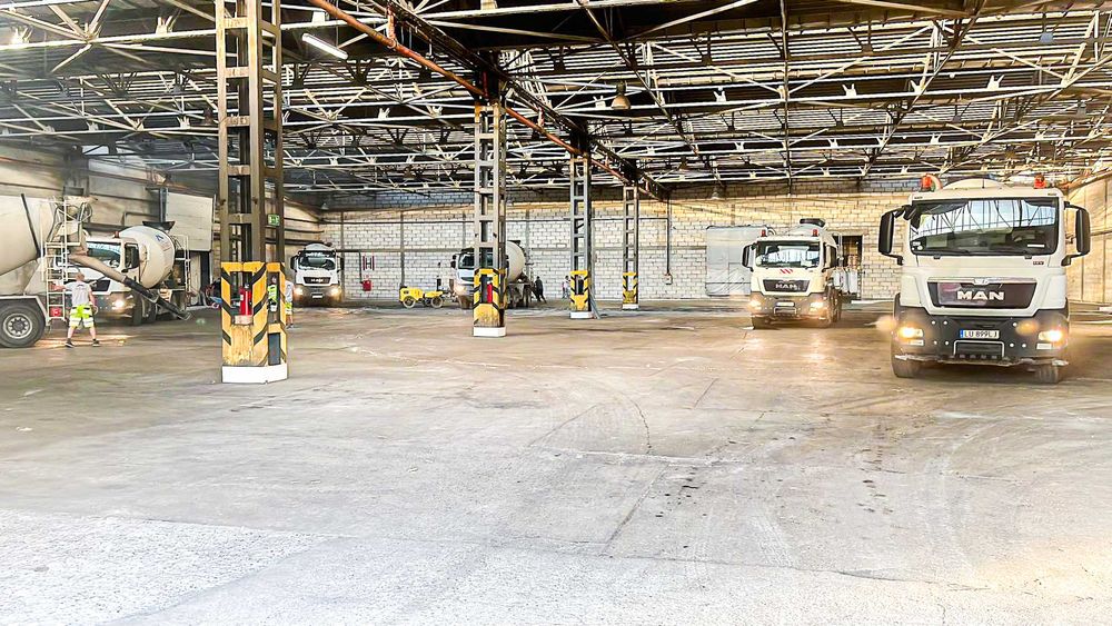 Utwardzony beton garaż zacierany na gładko impregnowany antypoślizgowy