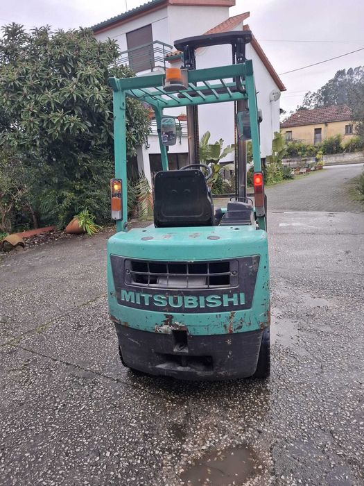 Vendo Empilhador  usado