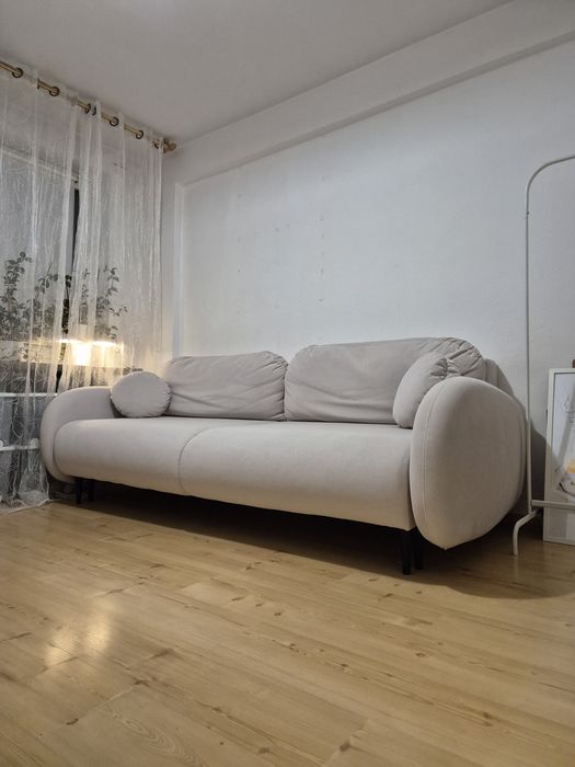 Sofa z funkcją spania i pojemnikiem na pościel