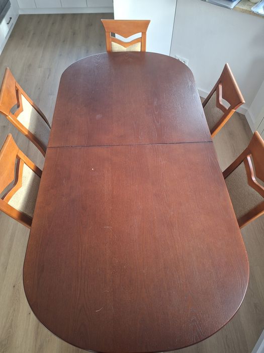 Duży rozkładany stół + 8 krzeseł