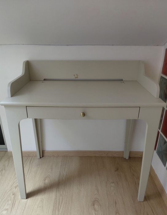 IKEA-Style Desk64343235521410121