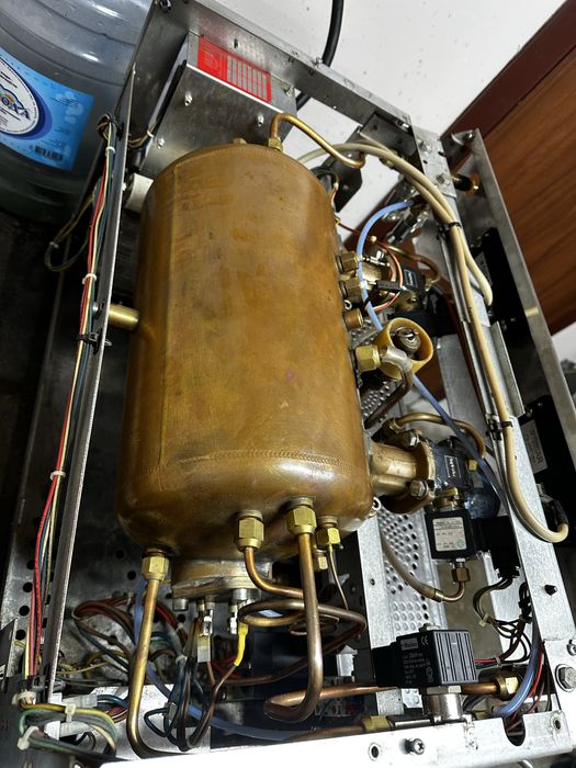 Кавоварка професійна двопостова Reneka Viva кавомашина кофеварка