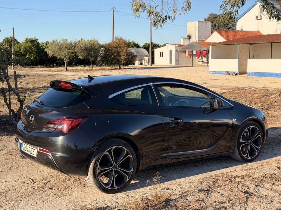Opel Astra J GTC 2.0 CDTI 165cv