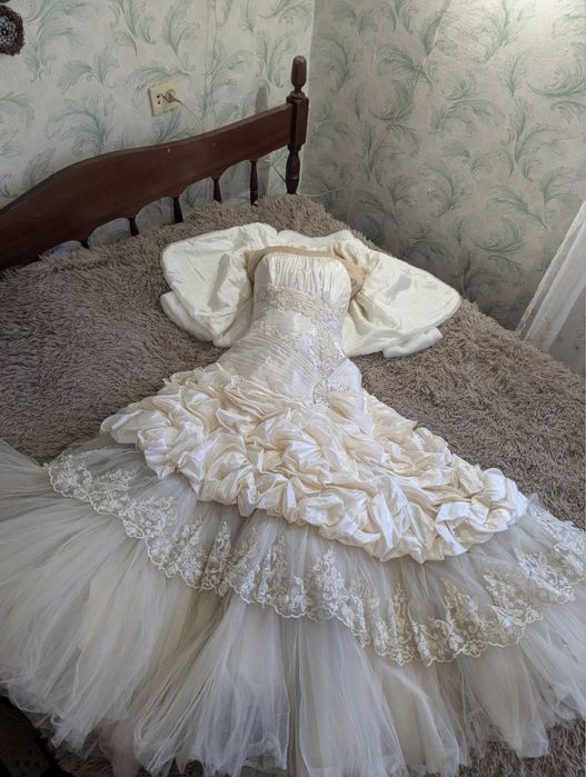 Плаття весільне