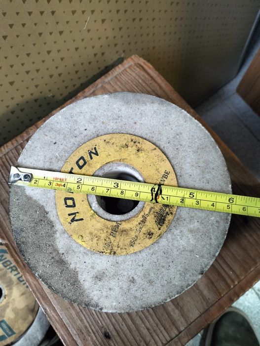 Vários pedras de esmoril