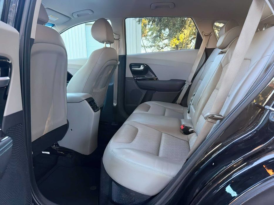 Kia Niro Hybrid      2018