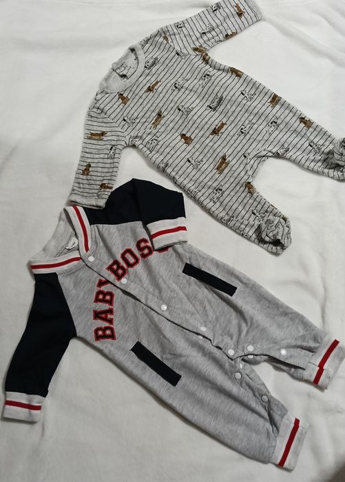 Blusas,casacos, macacão, sapatos para bebe menino,varios tamanhos.