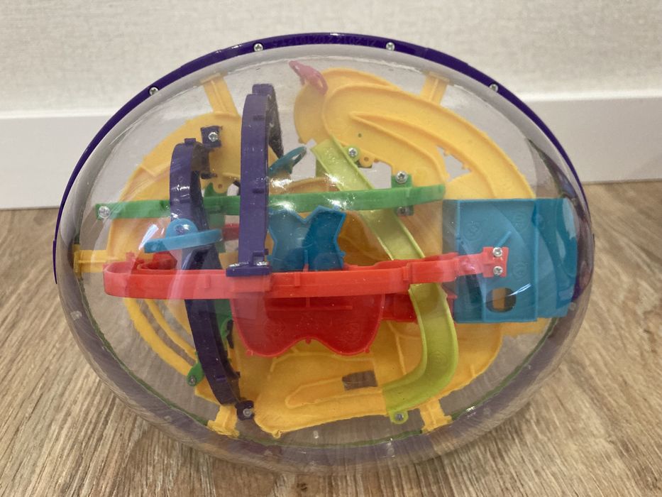 Головоломка с лабиринтом и шариком